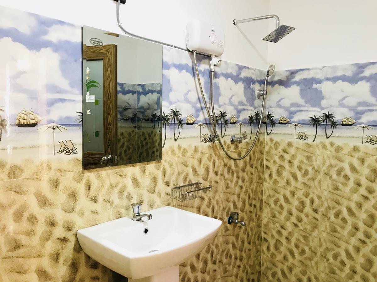 فندق Royal White Tourist Rest أنرادابورام المظهر الخارجي الصورة