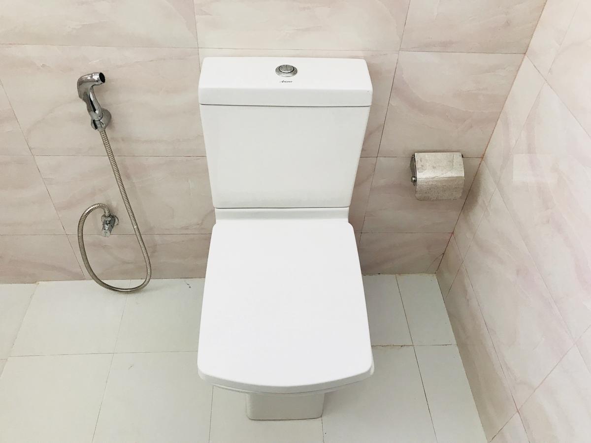 فندق Royal White Tourist Rest أنرادابورام المظهر الخارجي الصورة
