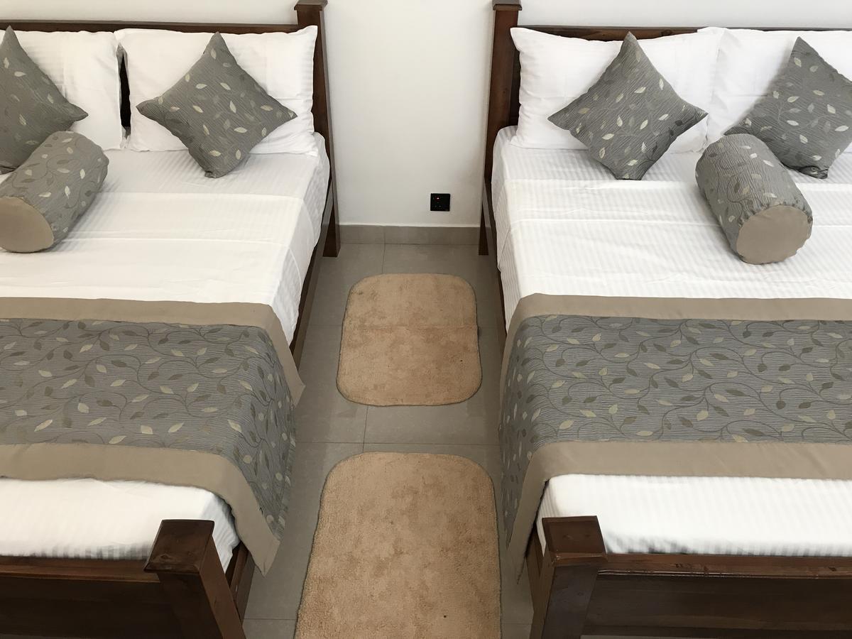 فندق Royal White Tourist Rest أنرادابورام المظهر الخارجي الصورة